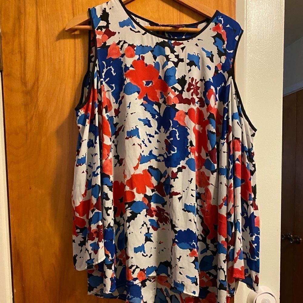 Vince Camuto Bell sleeved cold shoulder blouse